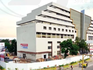Santosh-Medical-College-Ghaziabad-1