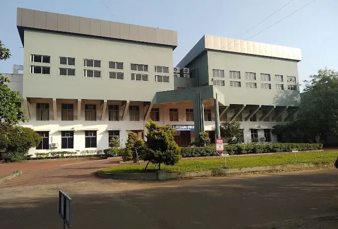 M-E-S-Medical-College-Perintalmanna-Malappuram-Distt.-Kerala-3